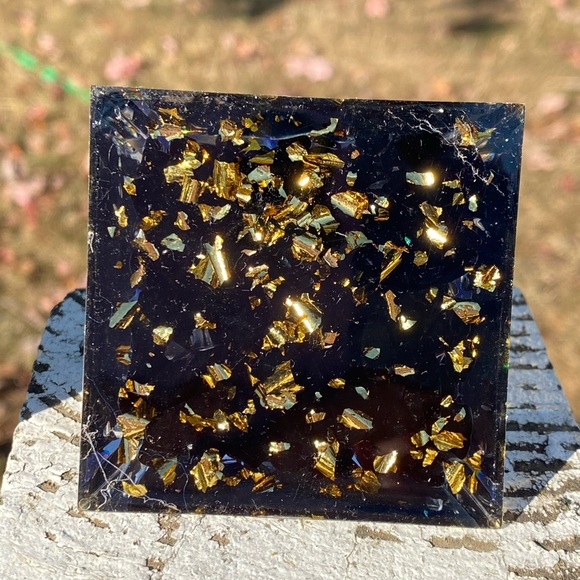 Lapis Lazuli Obsidian Orgone Pyramid  Generator | Reiki - Picture 9 of 10